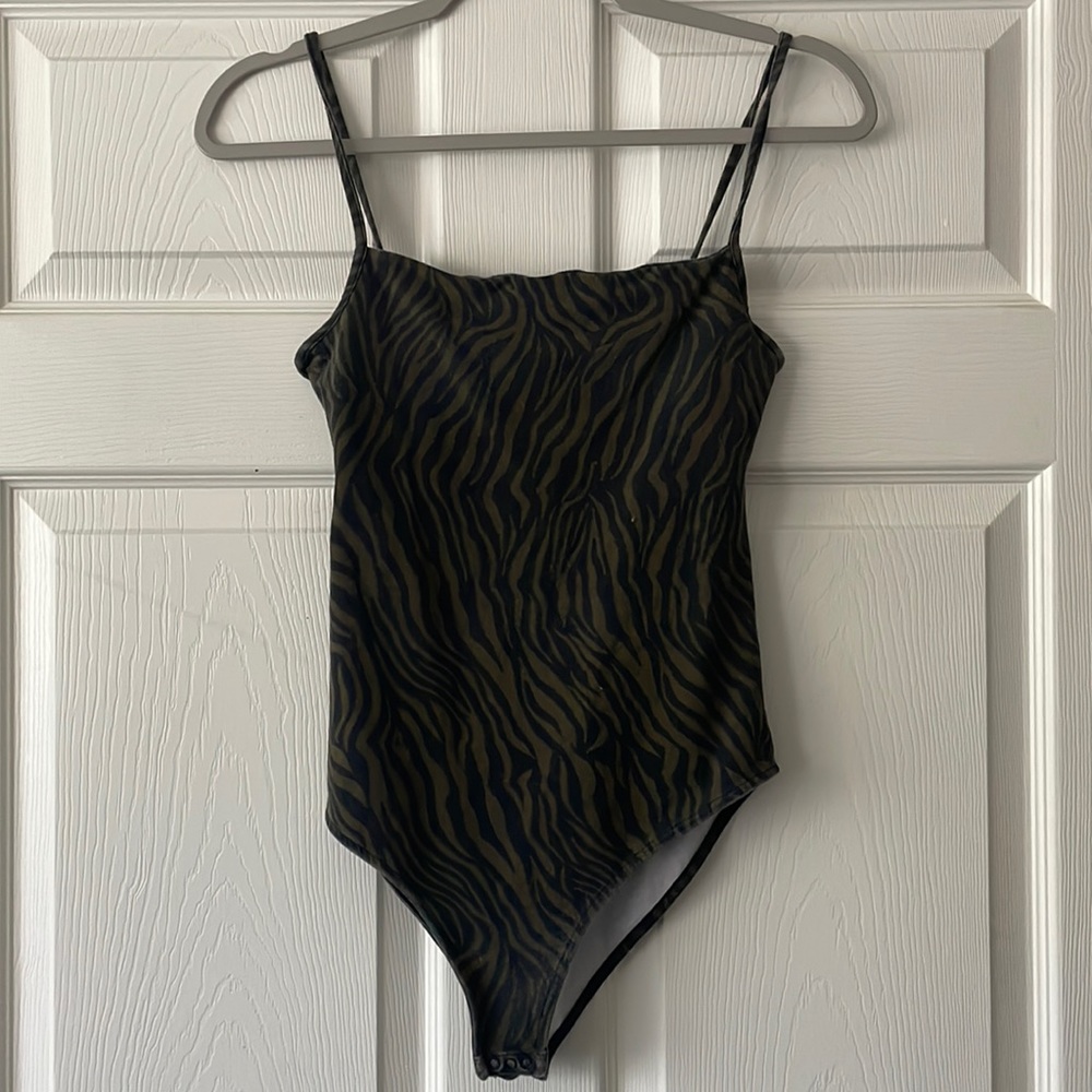 Brand: Cotton On Size: Small Color: Dark Green with Tiger Print